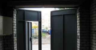 Купить гаражные ворота распашные Сосновоборск, цена от 3945 руб.